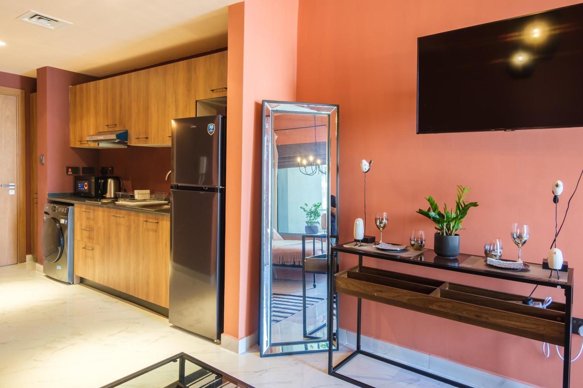 Poolside Charm Apartman Abu Dzabi Kültér fotó